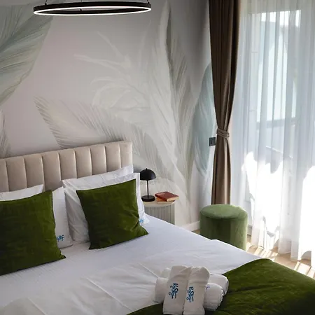 Laguna Breeze In Infinity Pool And Parking Apartament *