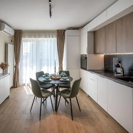 Laguna Breeze In Infinity Pool And Parking Apartament *