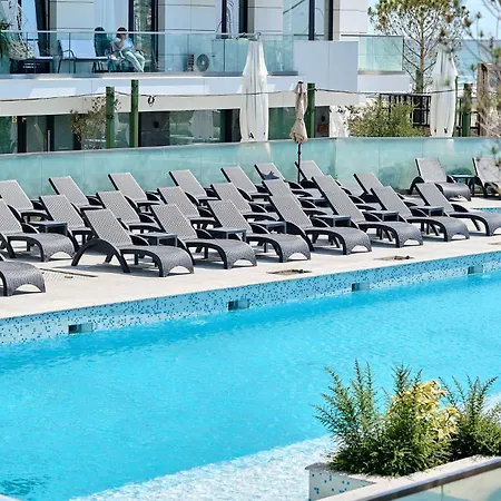 Laguna Breeze In Infinity Pool And Parking Mamaia