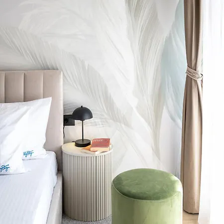 Laguna Breeze In Infinity & Pool Apartment *